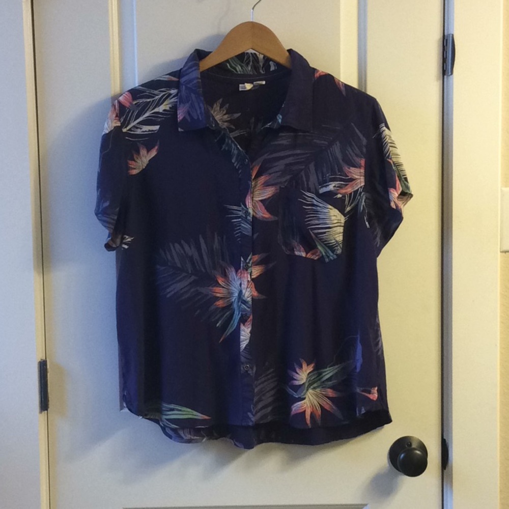 Roxy Hawaiian shirt